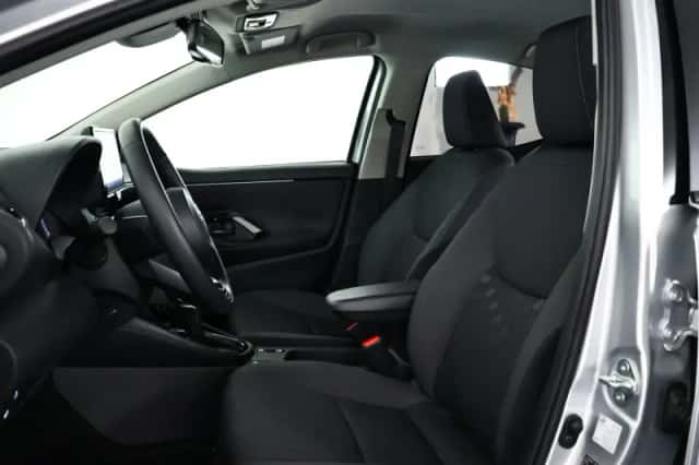 Toyota Yaris (2020) thumbnail 3