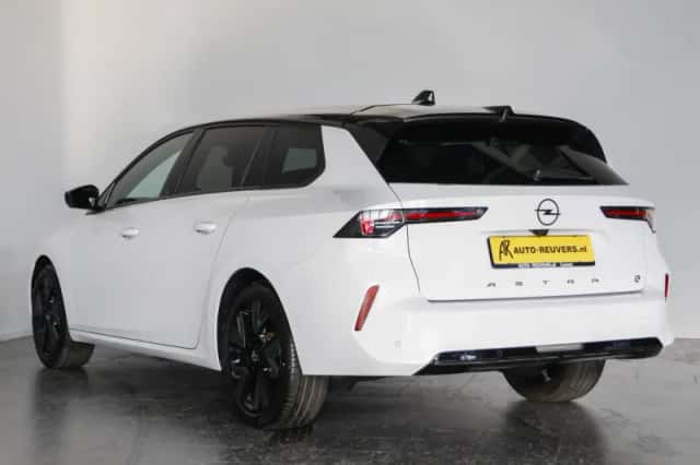 Opel Astra (2023) thumbnail 5