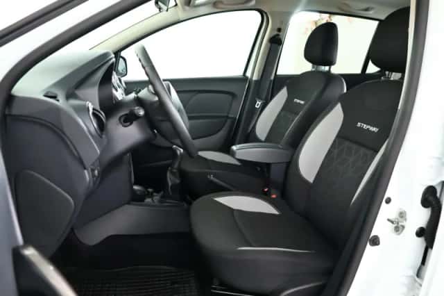 Dacia Sandero (2013) thumbnail 3