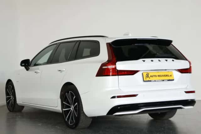 Volvo V60 (2022) thumbnail 5