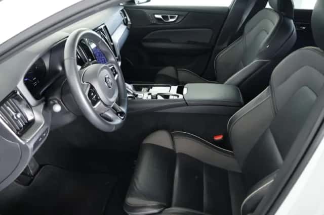 Volvo V60 (2022) thumbnail 6