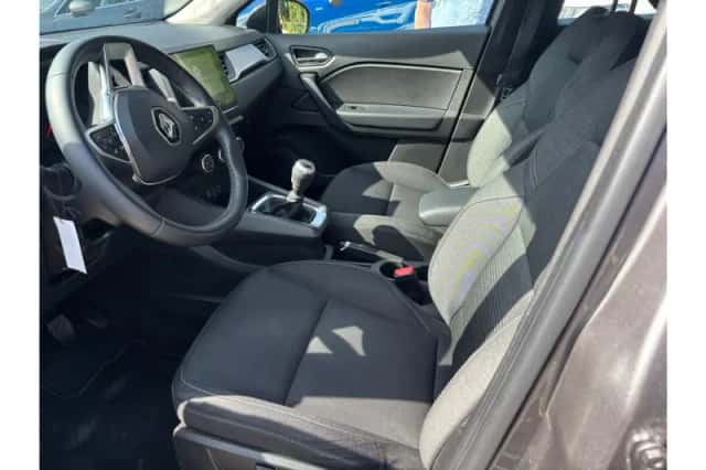 Renault Captur (2021) thumbnail 3