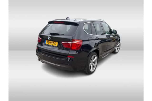 BMW X3 (2017) thumbnail 2