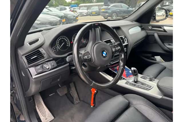 BMW X3 (2017) thumbnail 3