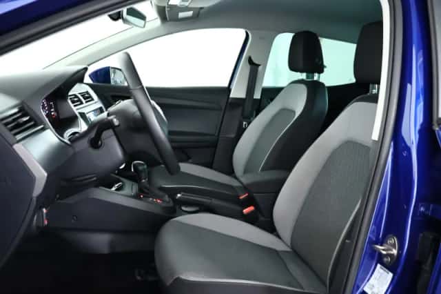 SEAT Ibiza (2017) thumbnail 3