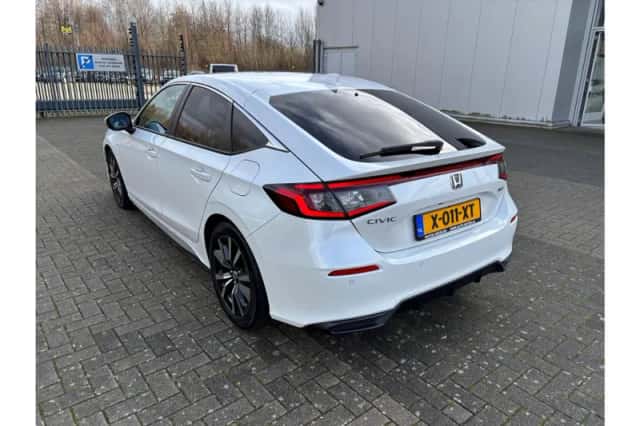 Honda Civic (2024) thumbnail 4