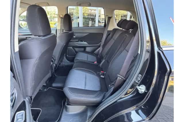 Mitsubishi Outlander (2020) thumbnail 6