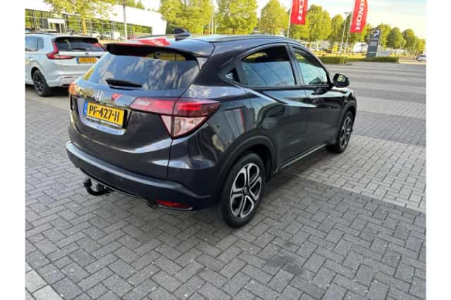 Honda HR-V (2016) thumbnail 3