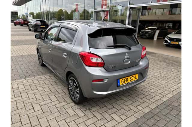 Mitsubishi Space Star (2020) thumbnail 4