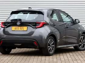 Toyota Yaris (2021) thumbnail 2