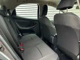 Toyota Yaris (2021) thumbnail 16