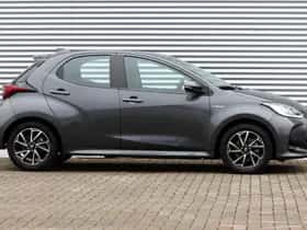 Toyota Yaris (2021) thumbnail 3