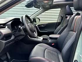 Toyota RAV4 (2024) thumbnail 5