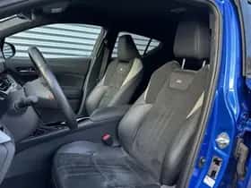 Toyota C-HR (2022) thumbnail 16