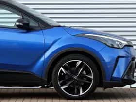 Toyota C-HR (2022) thumbnail 8