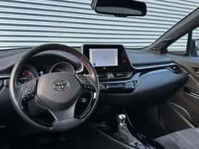 Toyota C-HR (2022) thumbnail 9
