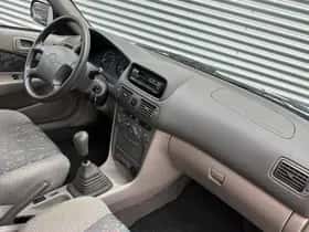 Toyota Corolla (1998) thumbnail 13