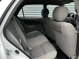 Toyota Corolla (1998) thumbnail 17