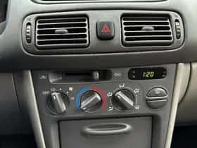 Toyota Corolla (1998) thumbnail 19