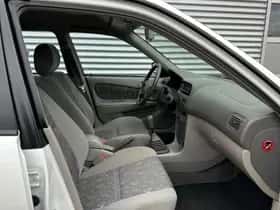 Toyota Corolla (1998) thumbnail 4