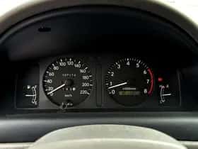 Toyota Corolla (1998) thumbnail 10