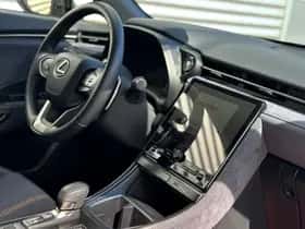 Lexus LBX (2024) thumbnail 20