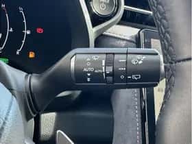 Lexus LBX (2024) thumbnail 23