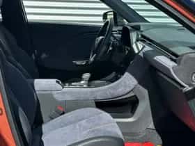 Lexus LBX (2024) thumbnail 4