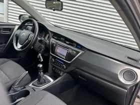 Toyota Auris (2013) thumbnail 13
