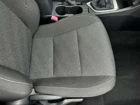 Toyota Auris (2013) thumbnail 15