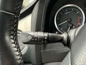 Toyota Auris (2013) thumbnail 23