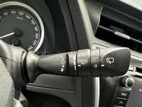 Toyota Auris (2013) thumbnail 24
