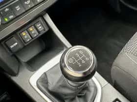 Toyota Auris (2013) thumbnail 25