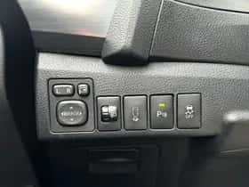 Toyota Auris (2013) thumbnail 26