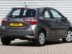 Toyota Yaris (2018) thumbnail 2