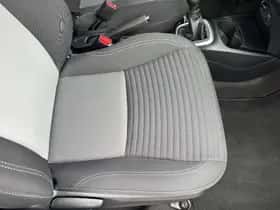 Toyota Yaris (2018) thumbnail 14