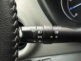 Toyota Yaris (2018) thumbnail 19