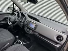 Toyota Yaris (2018) thumbnail 9