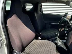 Toyota IQ (2009) thumbnail 14
