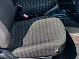 Toyota IQ (2009) thumbnail 15