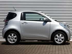 Toyota IQ (2009) thumbnail 3