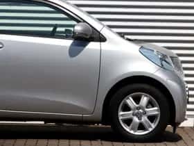 Toyota IQ (2009) thumbnail 8