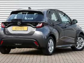 Toyota Yaris (2024) thumbnail 2