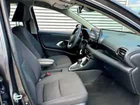 Toyota Yaris (2024) thumbnail 4