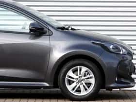 Toyota Yaris (2024) thumbnail 8