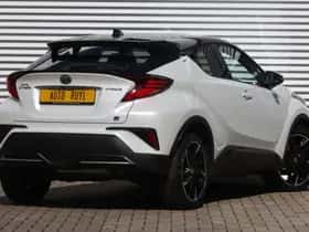 Toyota C-HR (2023) thumbnail 2