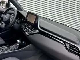 Toyota C-HR (2023) thumbnail 13