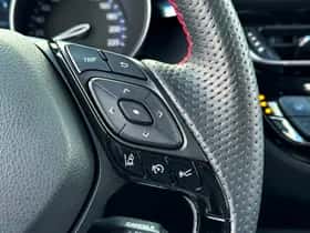Toyota C-HR (2023) thumbnail 21