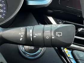 Toyota C-HR (2023) thumbnail 23