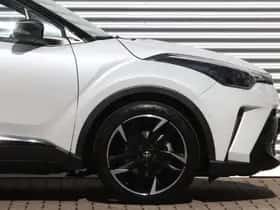 Toyota C-HR (2023) thumbnail 8